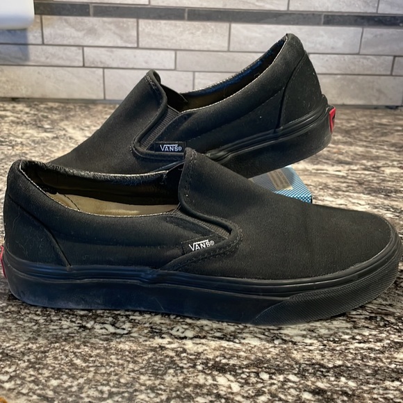 EC All Black slip on Vans. Size 6.5 women / 5 kids